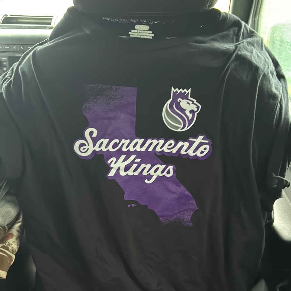 Sacramento Kings Black and Purple Tee